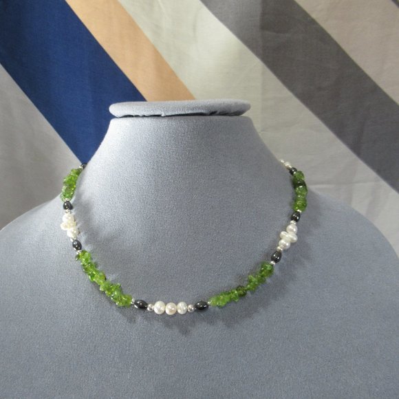 Peridot Pearl Necklace on Sterling Silver Chain - Picture 6 of 8